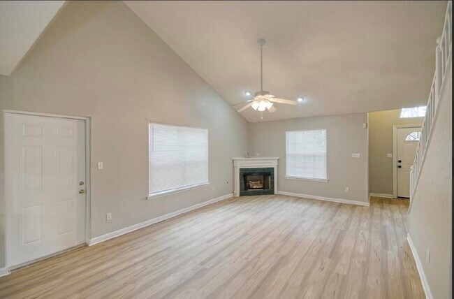 Foto del edificio - 3385 Tansey Ct