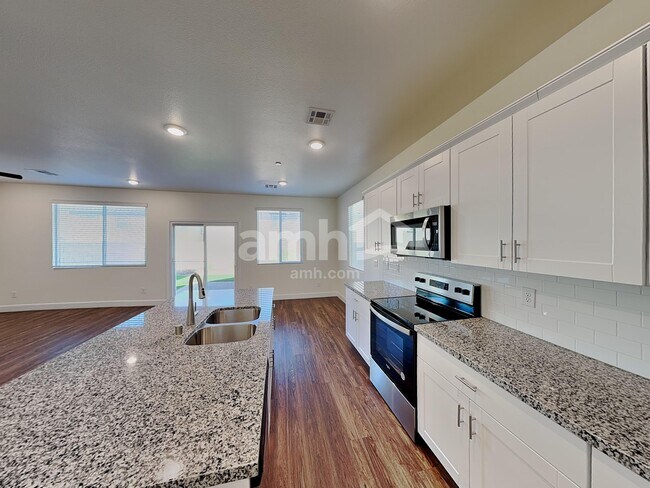 Foto del edificio - 72 Cabaletta Ln