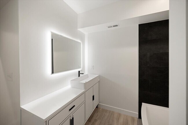 Foto del edificio - 2037 McCulloh St