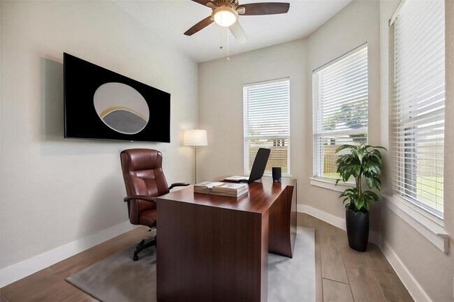 Building Photo - 4627 Arques Ave