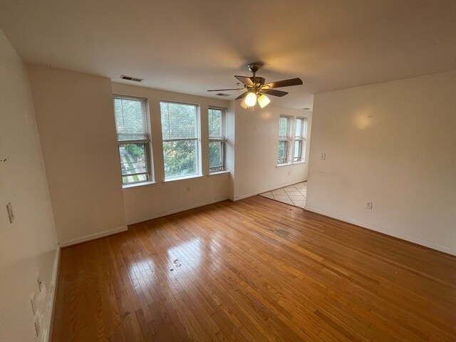 Photo - 1210 Perry St NE House