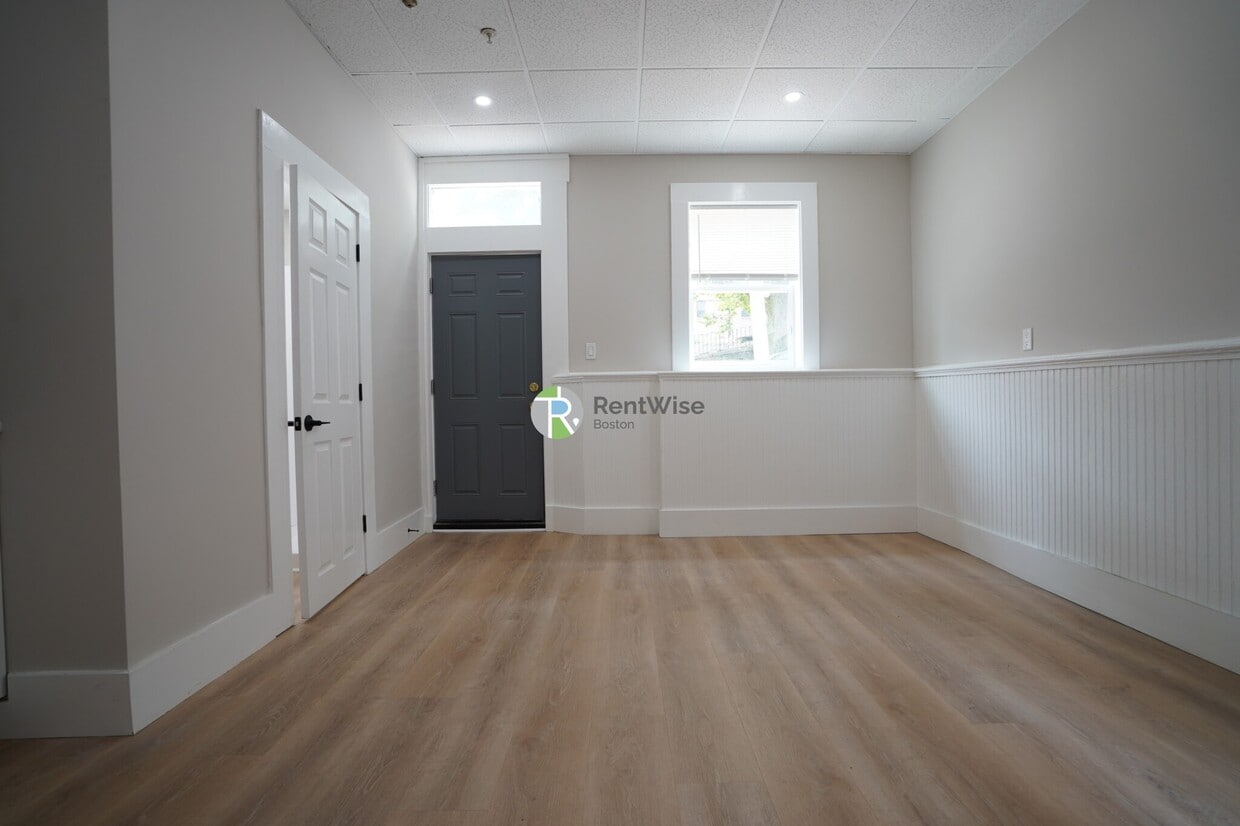 Foto principal - 142 Dorchester St