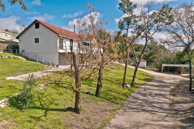 Foto del edificio - 809 Castle Ridge Rd