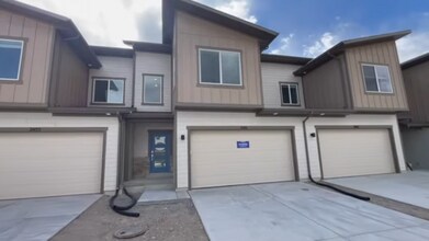 Building Photo - 1508 Charmer Ln