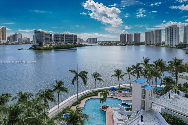 Foto del edificio - 3370 NE 190th St