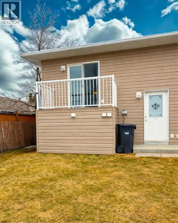 Building Photo - 9804-9899 99 St