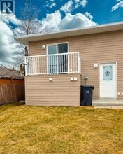 Building Photo - 9804-9899 99 St