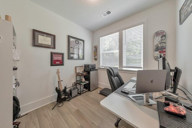 Building Photo - 1519 Layton Ln NW