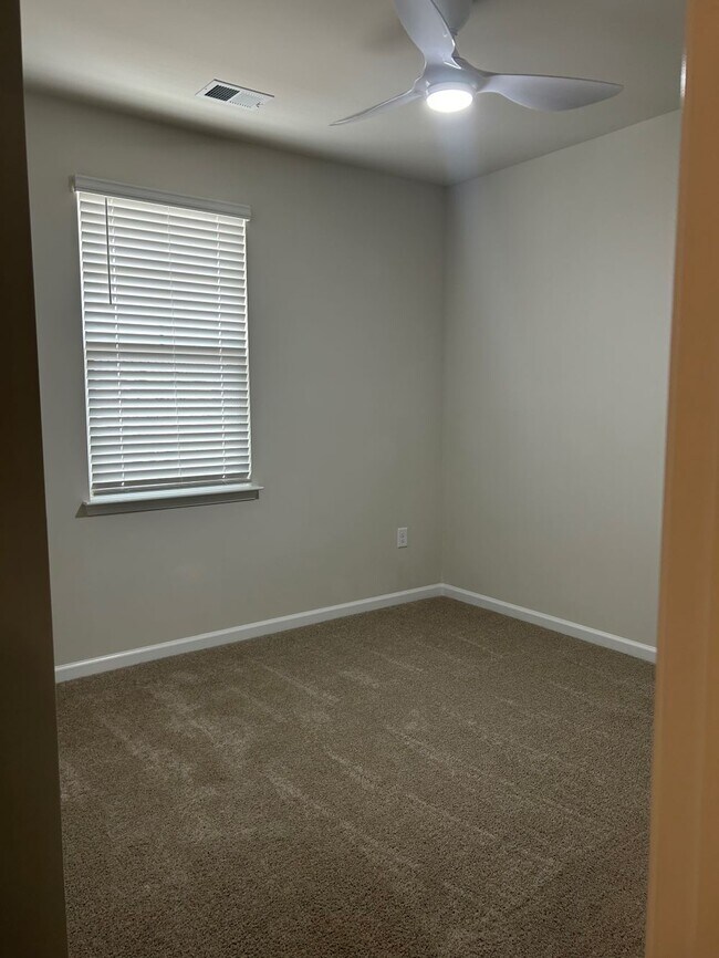 Building Photo - 1114 Ridgeford Dr