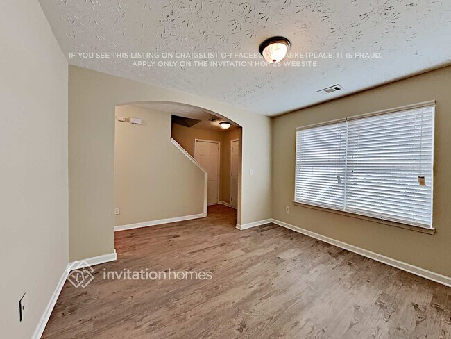 Foto del edificio - 9481 Lakeview Rd