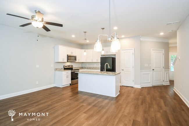 Building Photo - 39 Hood Park Dr