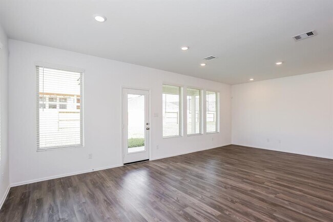 Foto del edificio - 9011 Willowridge ct