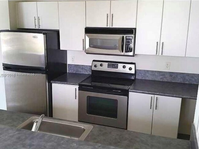Foto del edificio - 455 NE 25th St