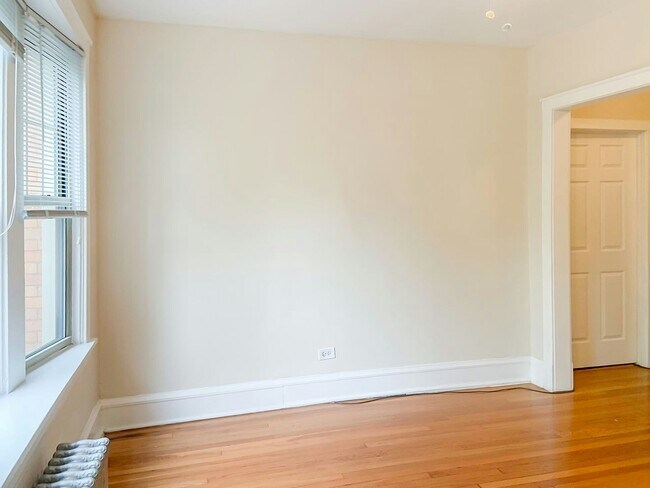 Foto del edificio - 1607-2 West Berteau Avenue, Chicago, IL 60...