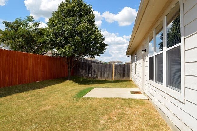 Building Photo - 217 Windmill Dr