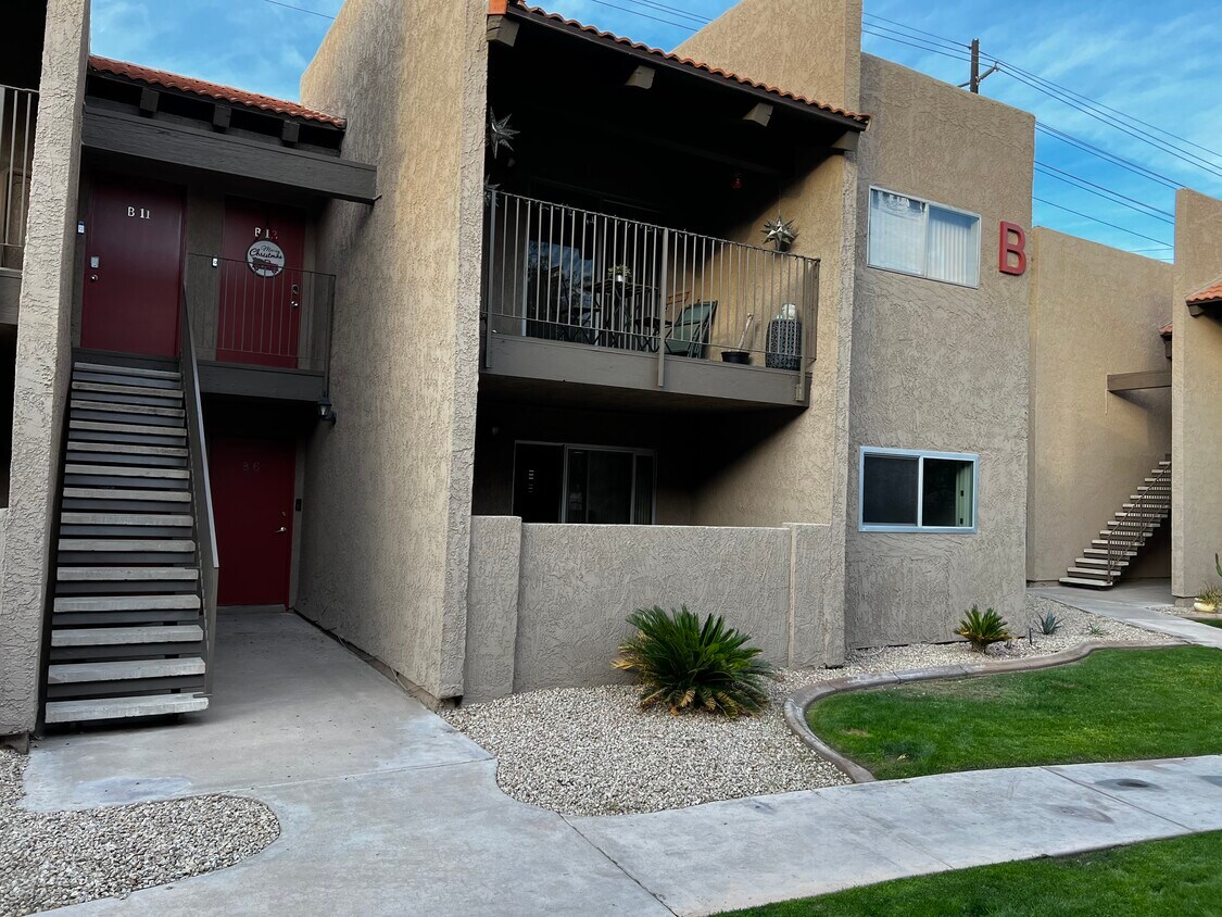 FIRST FLOOR CONDO - 5525 E Thomas Rd