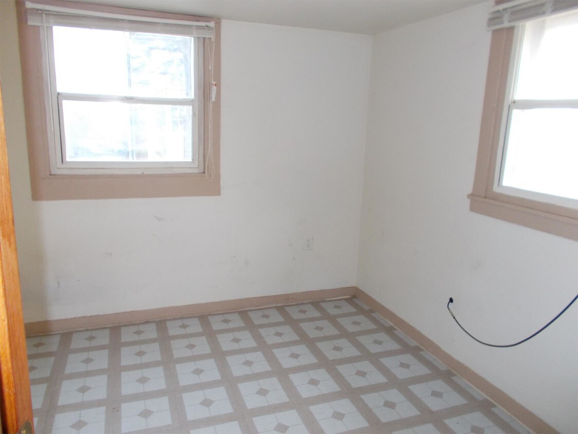 Building Photo - 4870 US-30