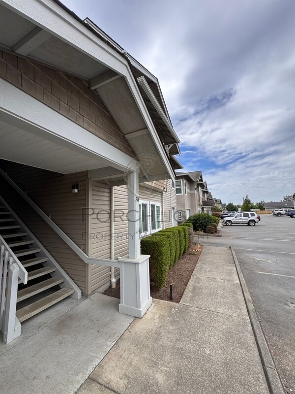 Building Photo - 1305 Boon St