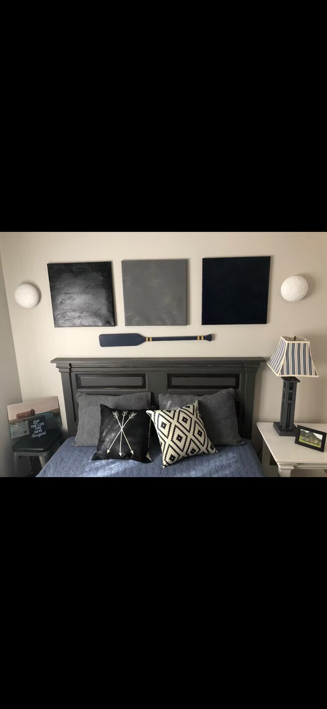 Foto del edificio - 1813 Bayview Ln