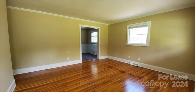 Building Photo - 2915 Telford Pl
