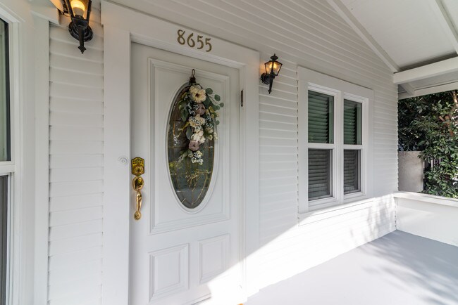 Foto del edificio - 8655 Clifton Way