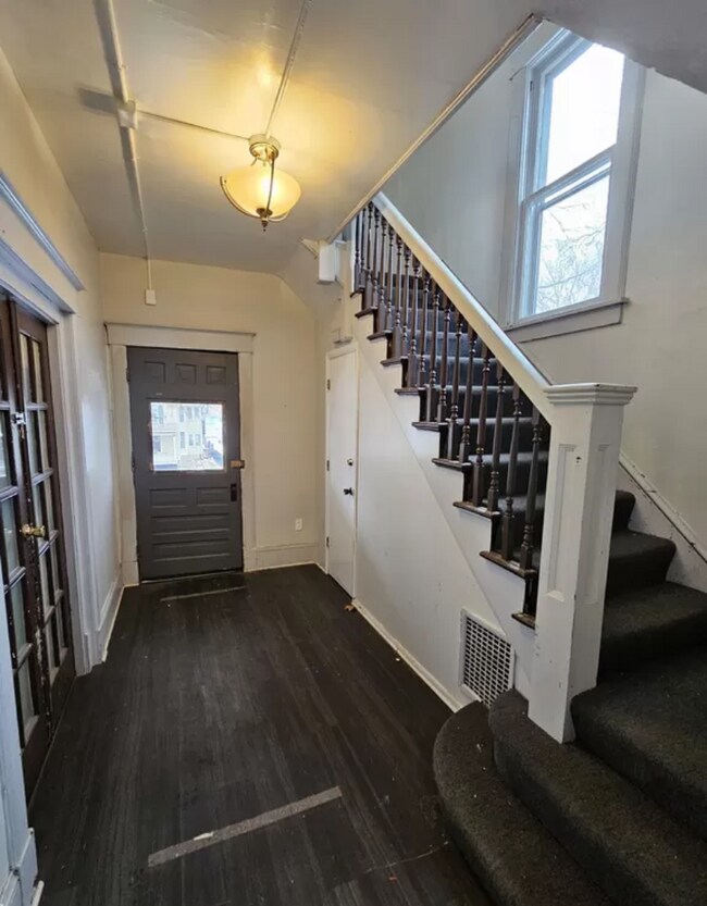 ENTRY - 1011 Tennessee St