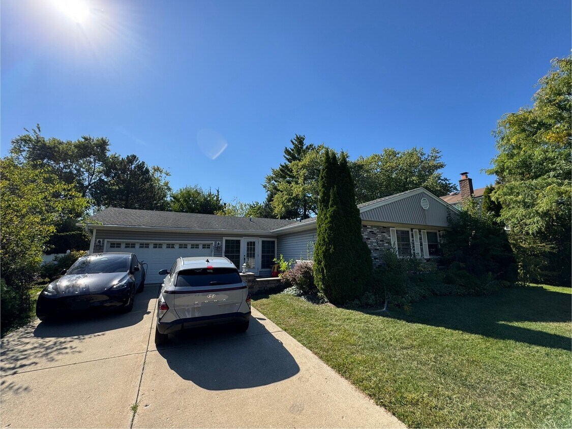 Foto principal - 641 Silver Rock Ln