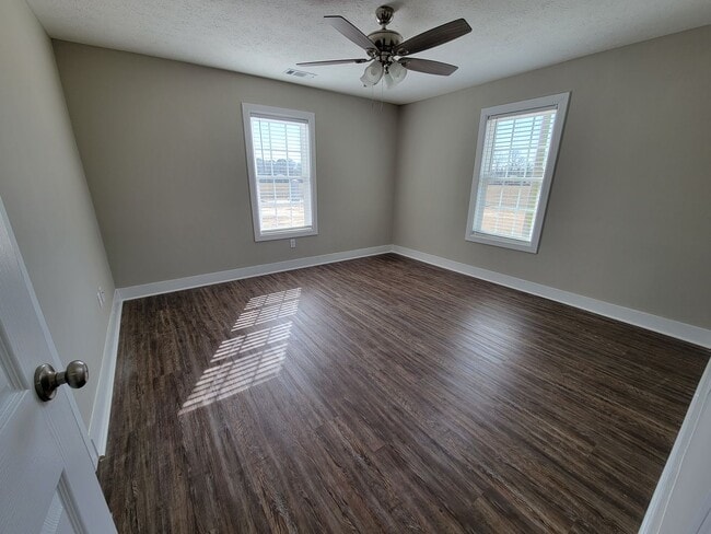 Building Photo - 4137 US-301