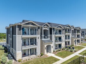 Building Photo - Vantage at McKinney Falls