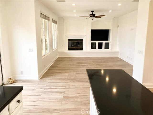 Building Photo - 24 Tesoro
