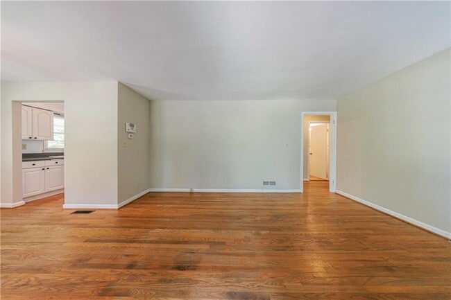 Building Photo - 893 Willivee Dr