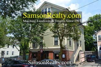 Building Photo - 304 Wickenden St