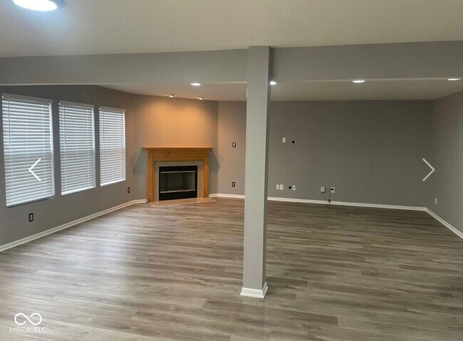 Foto del edificio - 8325 Burket Way
