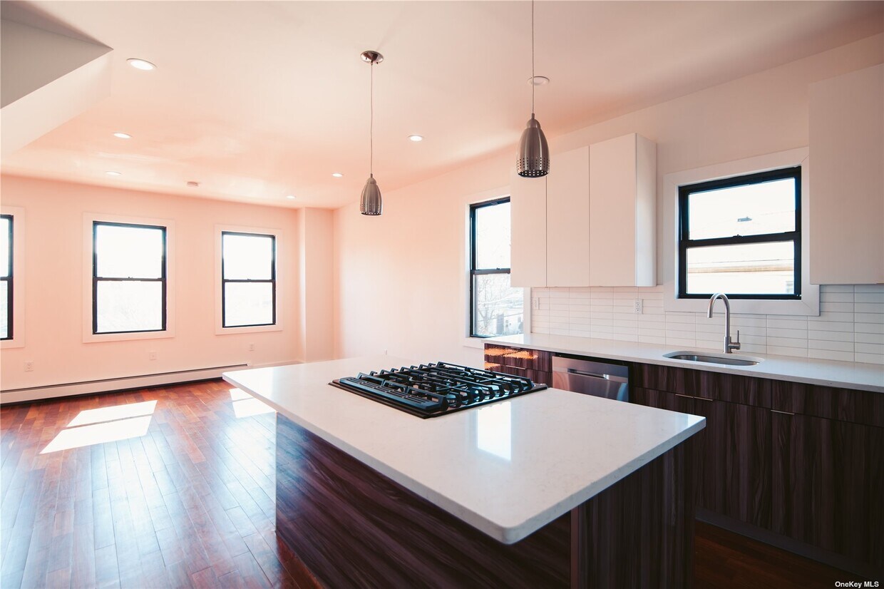 Foto principal - 163-43 Phroane Ave