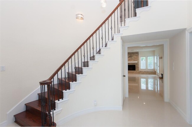 Foto del edificio - 738 Plainwood Dr