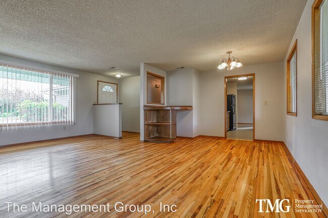 Foto del edificio - 3 br, 1.5 bath House - 8018 NW 1st Avenue