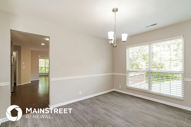 Foto del edificio - 6132 Hampton Hall Way