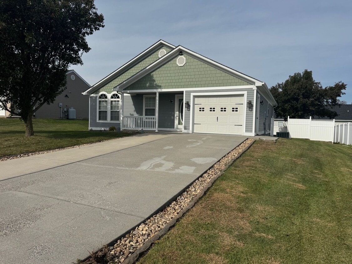 Primary Photo - Detached Single Family Home In Weyers Cave