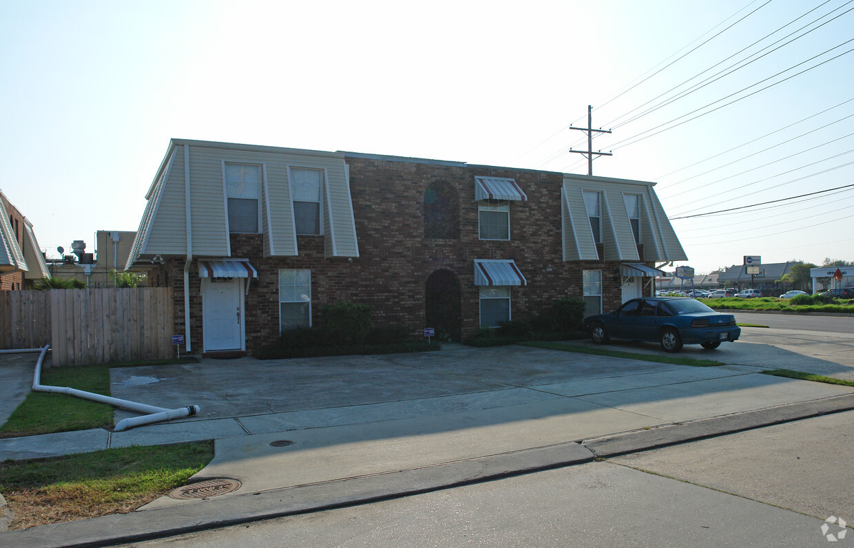 Primary Photo - 4401 Barnett St