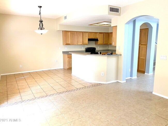 Building Photo - 4917 W Behrend Dr