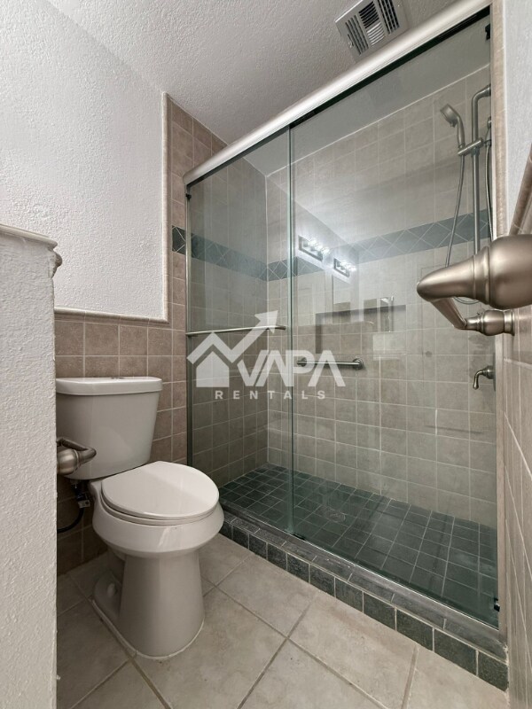 Foto del edificio - 9650 Chelmsford Dr