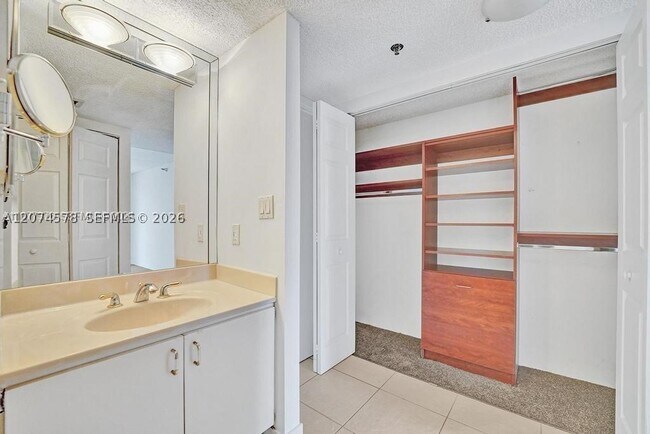 Foto del edificio - 20505 E Country Club Dr
