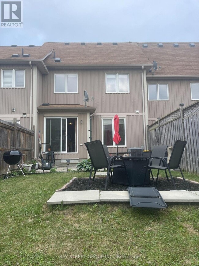 Building Photo - 27 Newport Cres