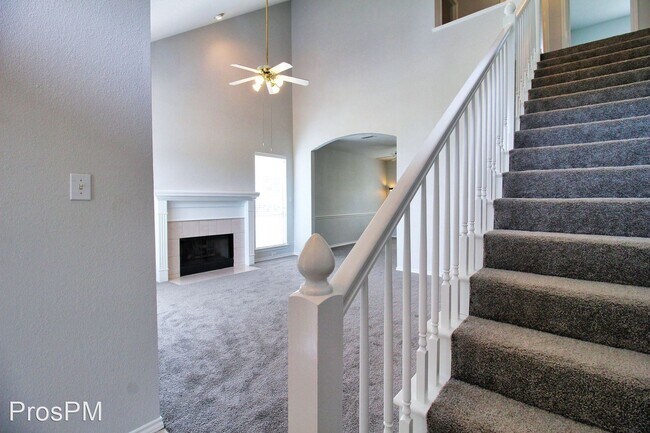 Building Photo - 3 br, 2.5 bath House - 8435 Creekside Circle
