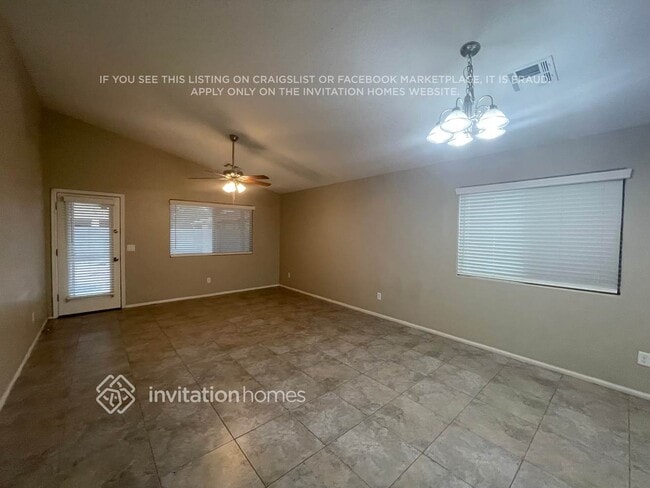 Foto del edificio - 2231 S 101st Dr