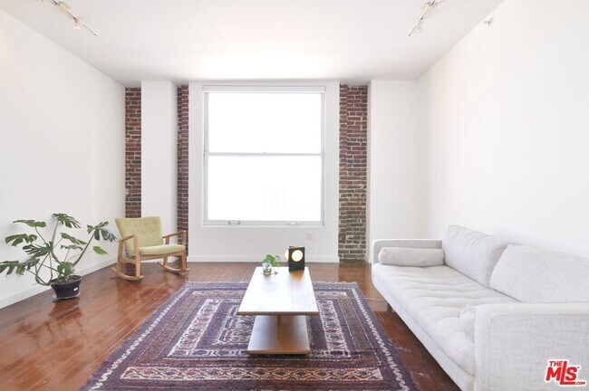 Foto del edificio - 257 S Spring St