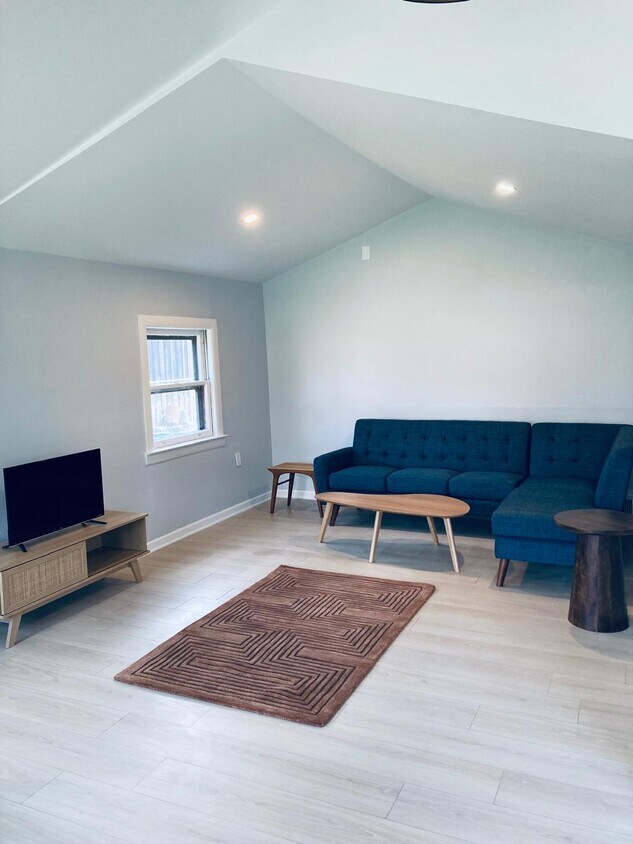 Livingroom - 1294 Jewett St