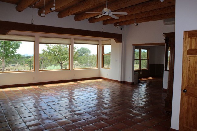 Building Photo - 5 Avalon Pl