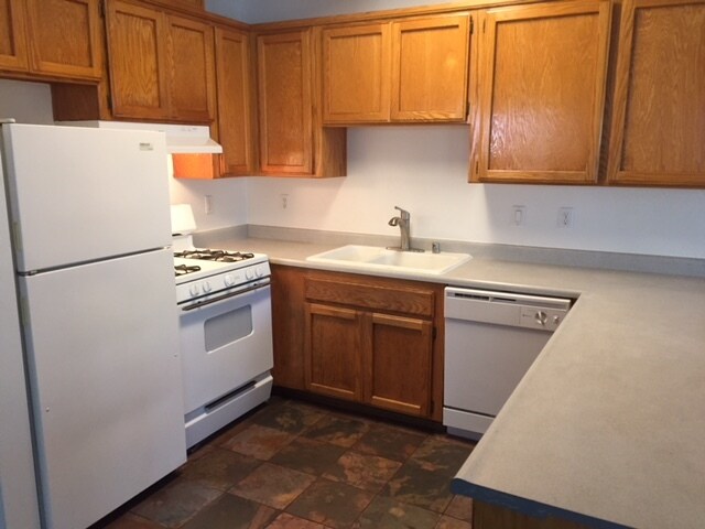 kitchen - 3715 Pioneer Trail