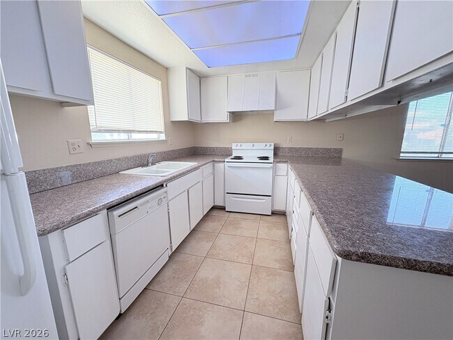 Foto del edificio - 4689 W Sand Creek Ave